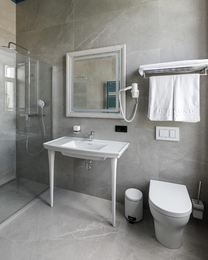 Richmond Hotel Chişinău Extérieur photo